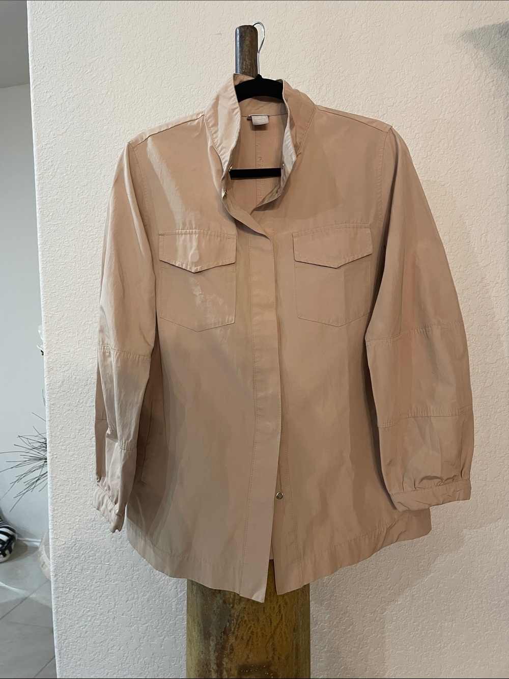 ♥️ CHICO’S Tan lightweight ladies SZ 2 (12-14) Utility Jacket Like New Pockets